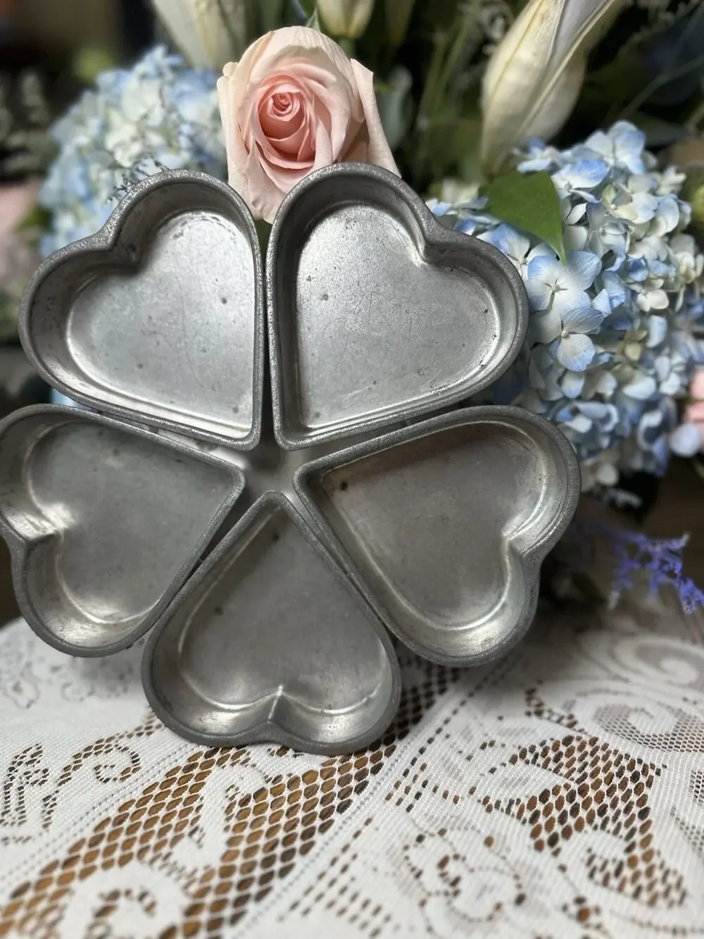 Vintage Linked Heart Cake Pan 6.5 Inches